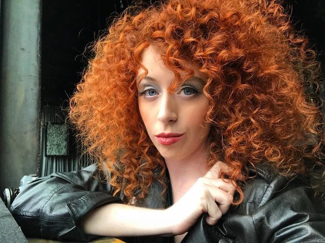 Light Ginger Copper Red Hair Dye Kit | Carrara Crimson 7RC | Madison Reed