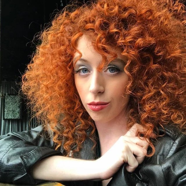 Light Ginger Copper Red Hair Dye Kit | Carrara Crimson 7RC | Madison Reed