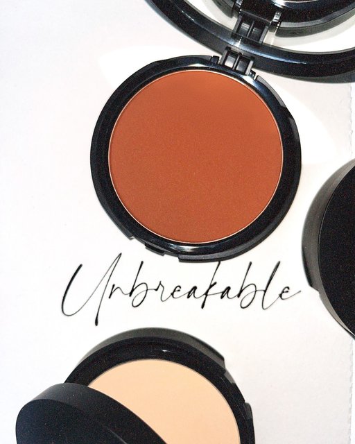 BAREPRO 24HR Powder Foundation - Full Coverage Foundation
