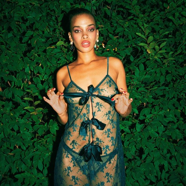 Swipe for something scandalous ✨
#taptoshop