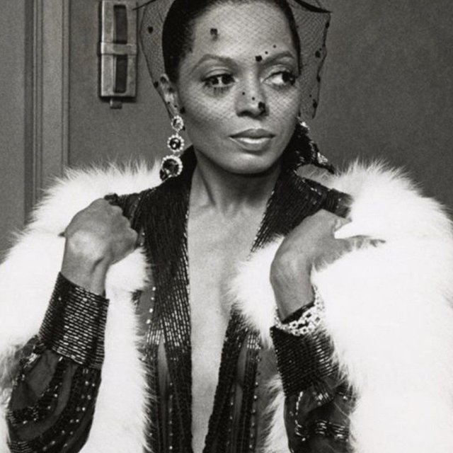 “It takes a long time to get to be a diva. I mean, you gotta work at it.” Diana Ross
Inspired by the original diva: The Diana Faux Shearling—vegan leather piping, tapered waist, and ultra flattering hourglass-shaping seams. #taptoshop