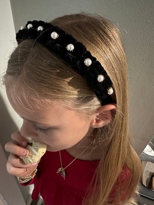 Pretty In Pearls Kids display picture 2