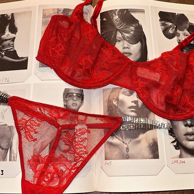 Buy her flowers & Bouquet Lace 🌹