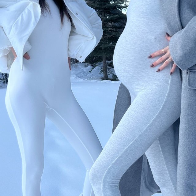 Embrace winter’s magic in style. ❄️🩶
SNOW SHOP brings you sophisticated essentials for every cold-weather moment.
What unexpected joy have you discovered in winter pregnancy? ❄️
#bumpstyle #wintertime #postpartumstyle #apresski #momstyle #pregnancy