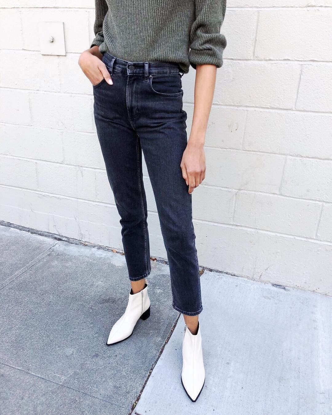 everlane boss boot bone